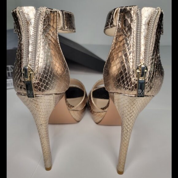 NWT Pelle Moda Ocean Platform Sandal in Platinum Brushed Snake,  Size 7 - Picture 10 of 16